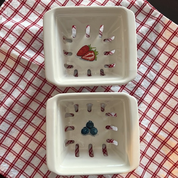 Rae Dunn Fruit Basket - Picture 1 of 6